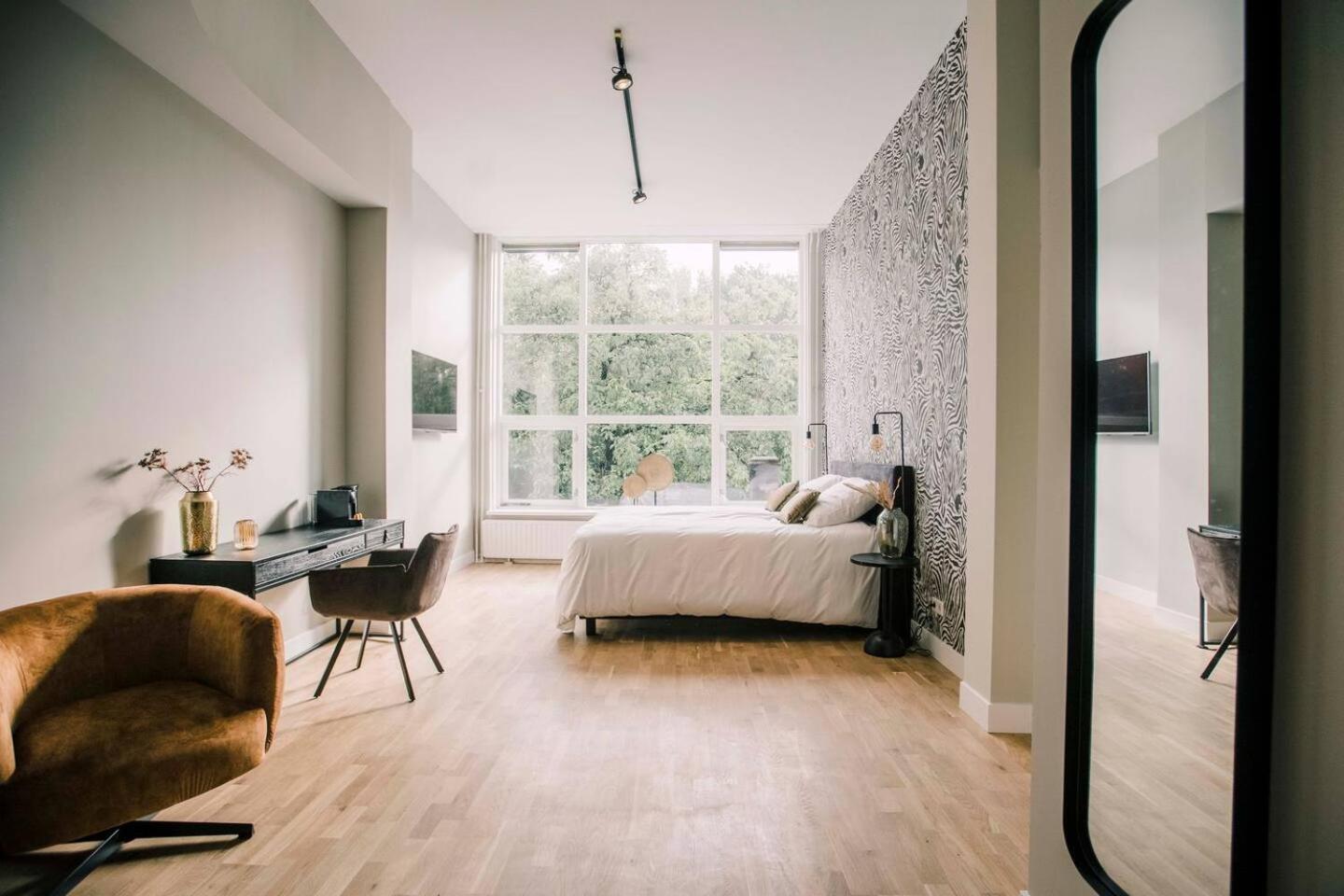 Suite With Bath City Center Villa Tilburg Exteriér fotografie
